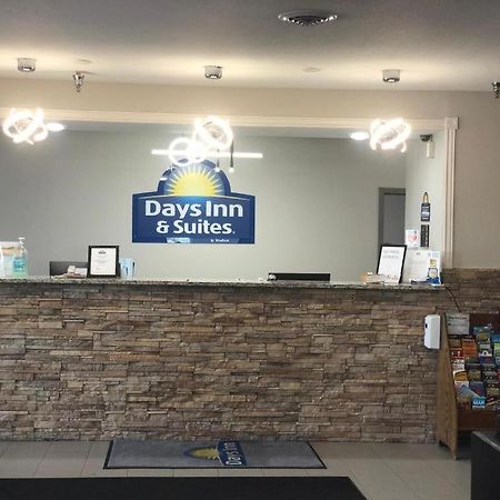 Days Inn & Suites By Wyndham Romeoville Dış mekan fotoğraf